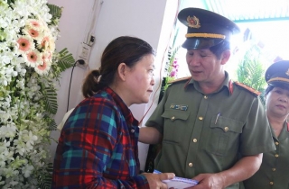 Cán bộ, người dân tỉnh Đồng Nai chung tay chia sẻ gia đình hiệp sĩ Nguyễn Hoàng Nam
